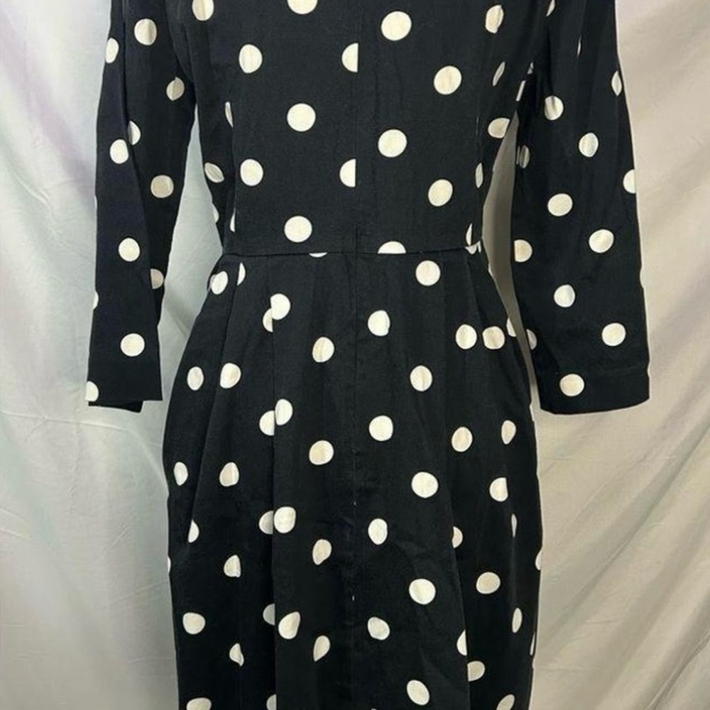Betsey Johnson black and white polka dot dress
Size 8